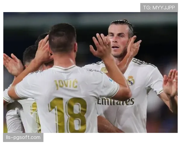 “半场战报：曼城客场2-0领先利物浦，哈兰德梅开二度”