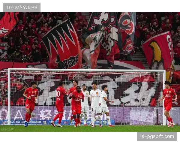 上海海港1-2不敌重庆铜梁龙，升班马延续不败